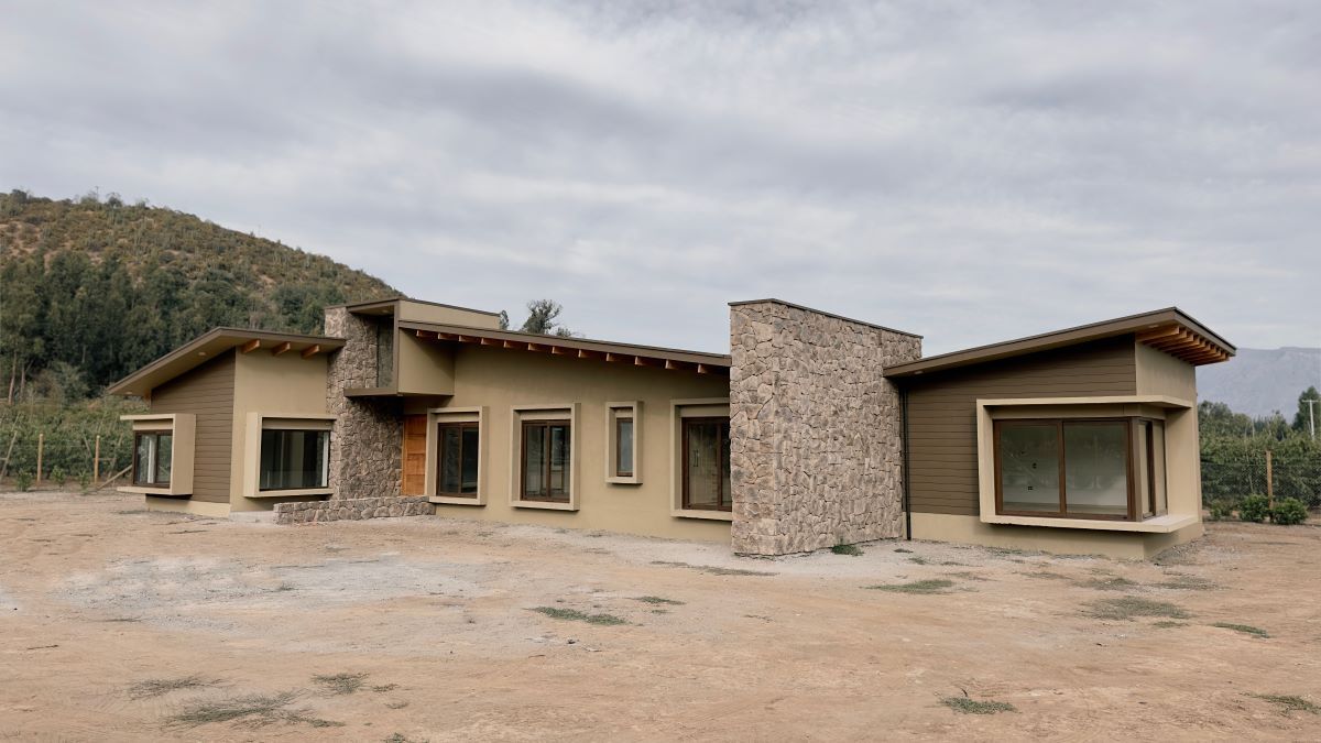 Modelo do SketchUp e uma imagem do projeto Casa Mostazal